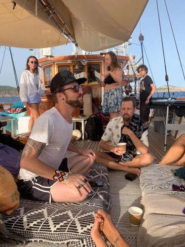 5b69a0ac-bf8c-40d1-a7f2-ea46a8993675